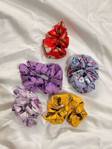 SET OF 5 BTS SCRUNCHIES🌸