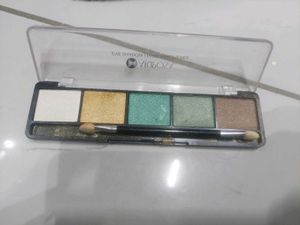 VKBILORY Eyeshadow Palette
