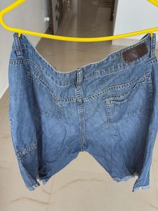Liz Claiborne Denim Capri Pants