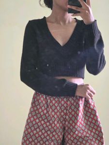 V-Neck Cropped Sweater