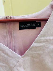 Stylish Lavender V-Neck Cropped Top