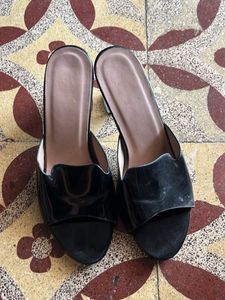 Chic Black Slides