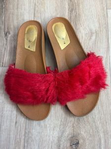 Faux-Fur Red Slides