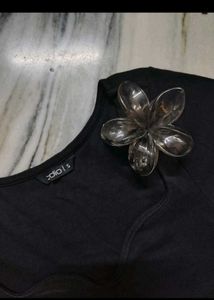 Chic Black Sweetheart Neck Crop Top