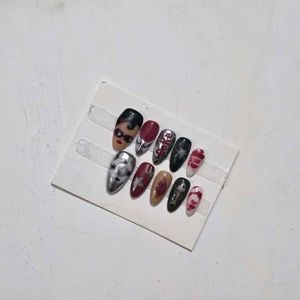 Gothic Themed Press-On Nails Set