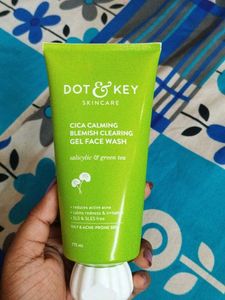 Dot &amp; Key Cica Calming Face Wash