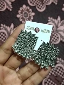 4 Sets Of Earings