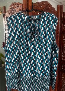 Geometric Print Sleeveless Tunic Top