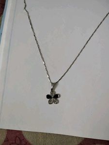 215.Flower Pendant Necklace