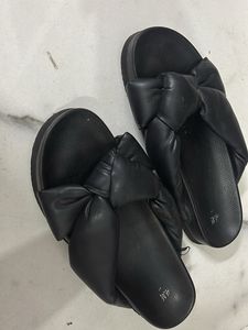 Chic Black Bow Slides