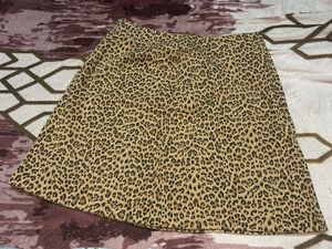 Chic Leopard Print Pleated Midi Skirt