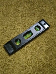 Magnetic Level - 6 Inch Bubble Measuring Tool