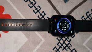 Noise ColorFit Icon Buzz Smartwatch