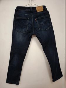LEVI'S DARK BLUE JEANS FOR MEN • 30 INCH WAIST