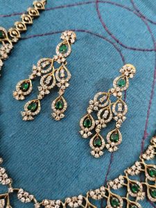 Exquisite Emerald &amp; Diamond Necklace Set