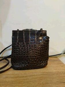 Chic Embossed Crossbody Bag✨