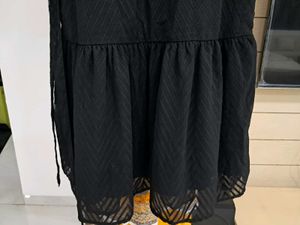 Chic Black Tiered Midi Dress
