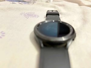 Samsung Galaxy Watch 4 Classic (Rotating Bezel)