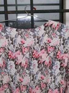Chic Floral Pleated Midi Dress