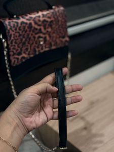 Chic Leopard Print Handbag