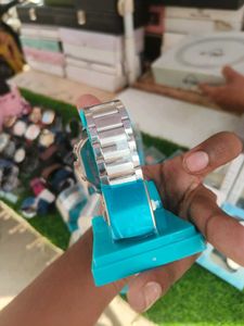 SIMPLE WHITE WATCH