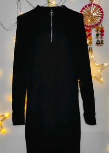 Chic Black Zip Neck Midi Dress
