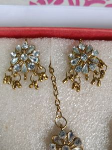 Antique Gold Jewellery Set With Maang Tikka