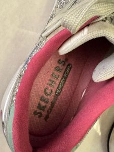 Limited Edition ‼️ Skechers Bling shoes! UK 6