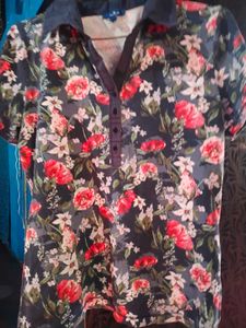 Floral Print V-Neck Tshirt