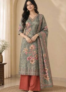 🌿 Pretty florals, timeless elegance 💚