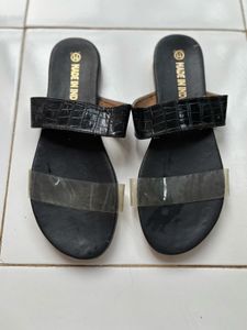 Stylish Black Flat Sandals