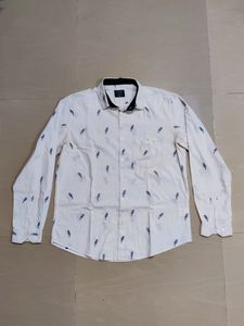 IVOC parrot Embroidery White Shirt
