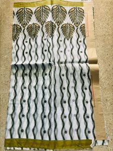 Elegant White Saree with Leaf Print