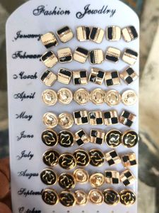 daily wear modern earring stud.diffrent stly diffe
