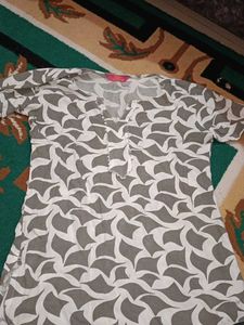 Stylish Grey &amp; White Patterned Kurta