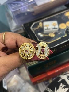 Exquisite Gold & Diamond Studded Rings