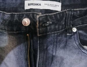 Stylish Baggy Jeans (Size 32)