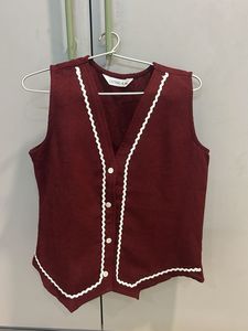 Maroon Sleeveless V-Neck Top