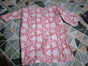 Pink &amp; White Floral Kurta