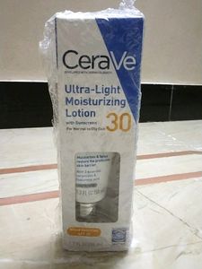 Ultra-Light Moisturizing Lotion With Sunscreen
