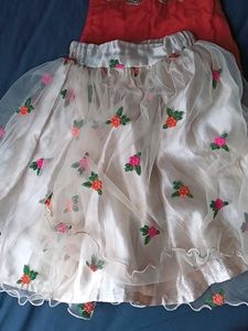 Donation Box 1 Year Girl's Middi And 2 Year Girls' 2 Skirts