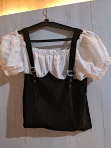 Chic Black &amp; White Puff Sleeve Top