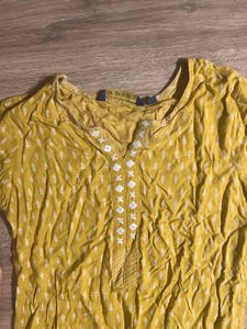 2 Avaasa Long kurtas combo