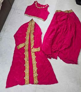 Festive 3 piece set with small defect