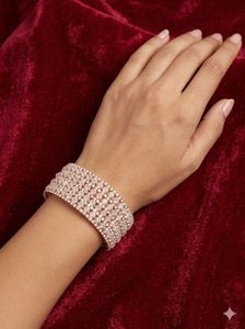 Sparkling Stone Bracelet new with tag