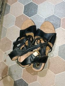 2 Heels 👠