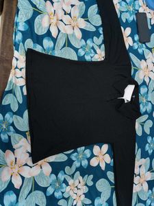 women black collar top
