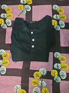 London Hills Black T-Shirt