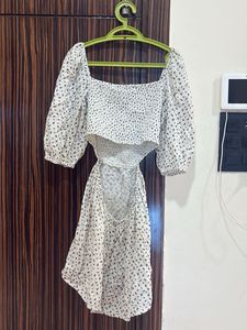 Chic Floral Print Cut-Out Dress