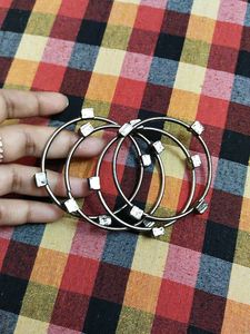 Oxidised Metal Bangles with Colour Stones ✨💫
